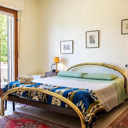 Di Peter 3* توري ديل لاغو بوتشيني